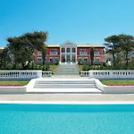 ホテル Mandola Rosa At Riviera Olympia, A Grecotel To Live ロウトラ・キリニ