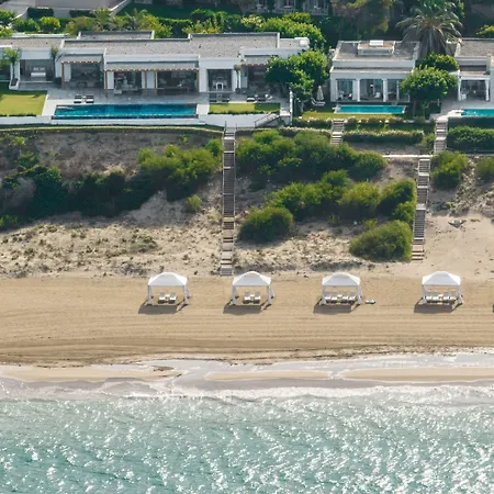 Mandola Rosa, A To Live Hotel