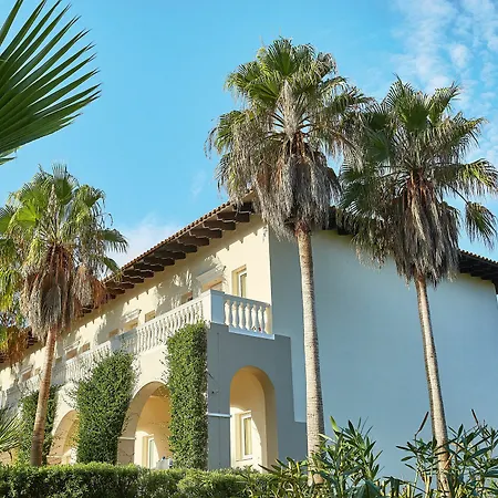 Hotel Mandola Rosa, A To Live